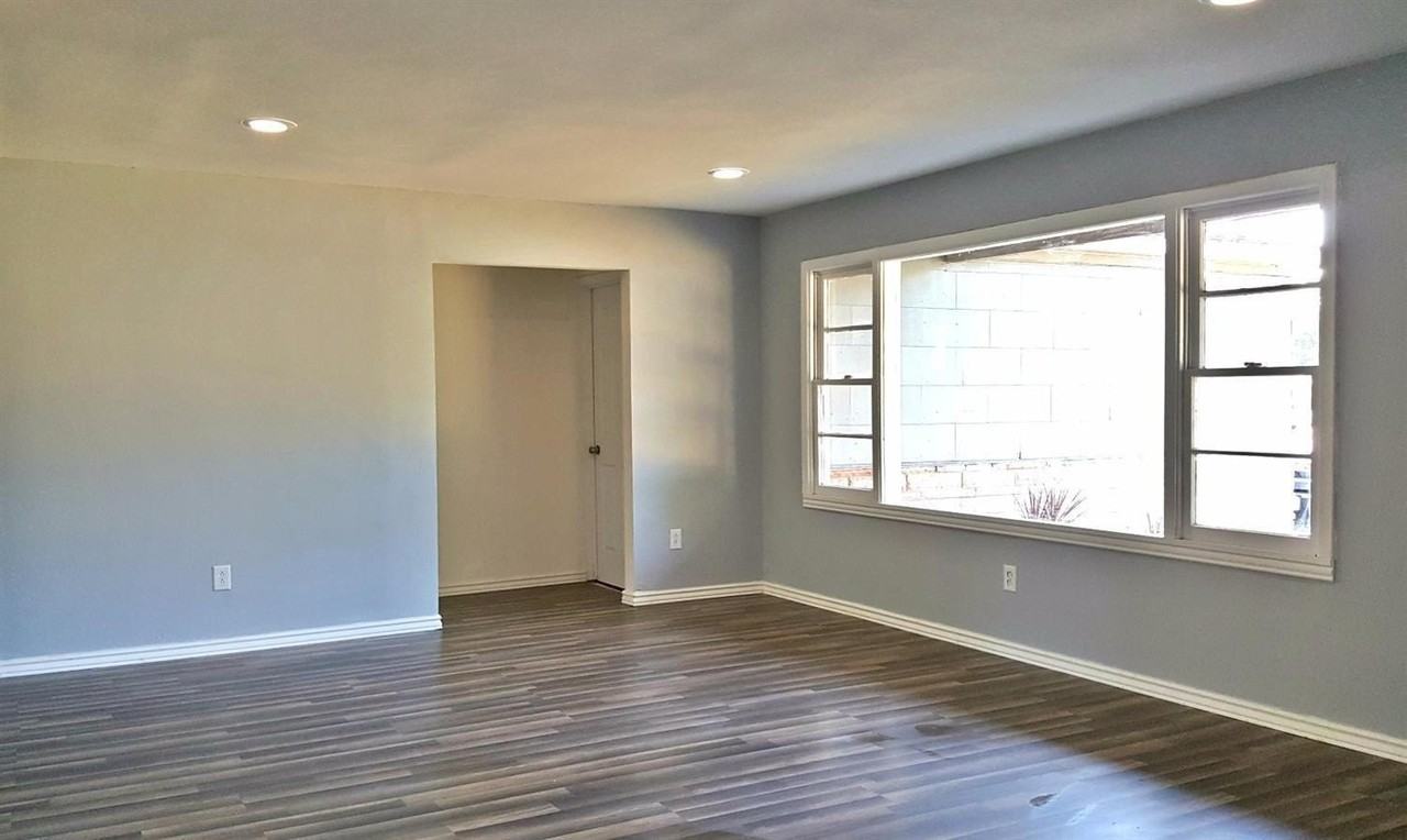 4817 40th St - Photo 2 of 14