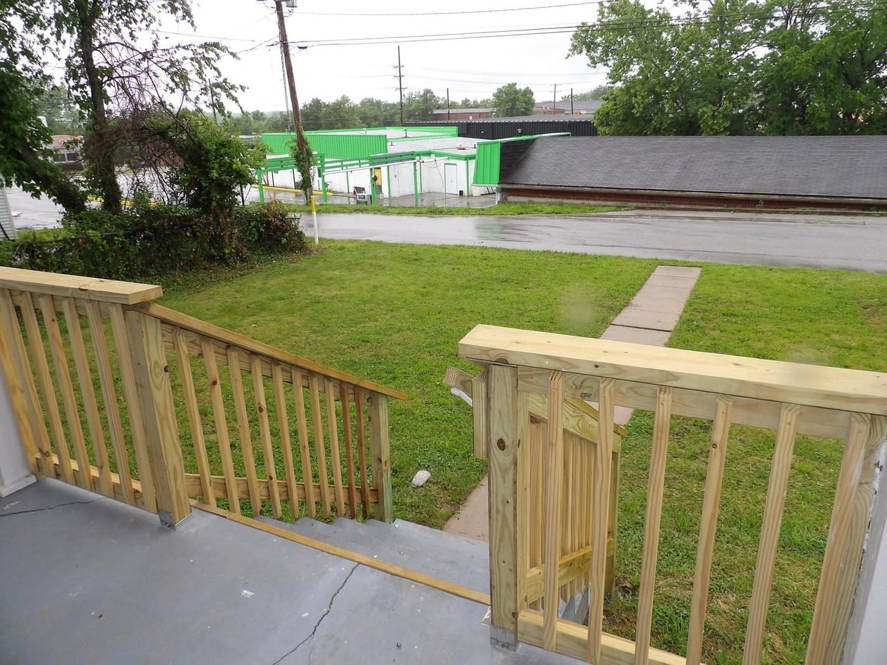 109 Allnutt Dr - Photo 3 of 50