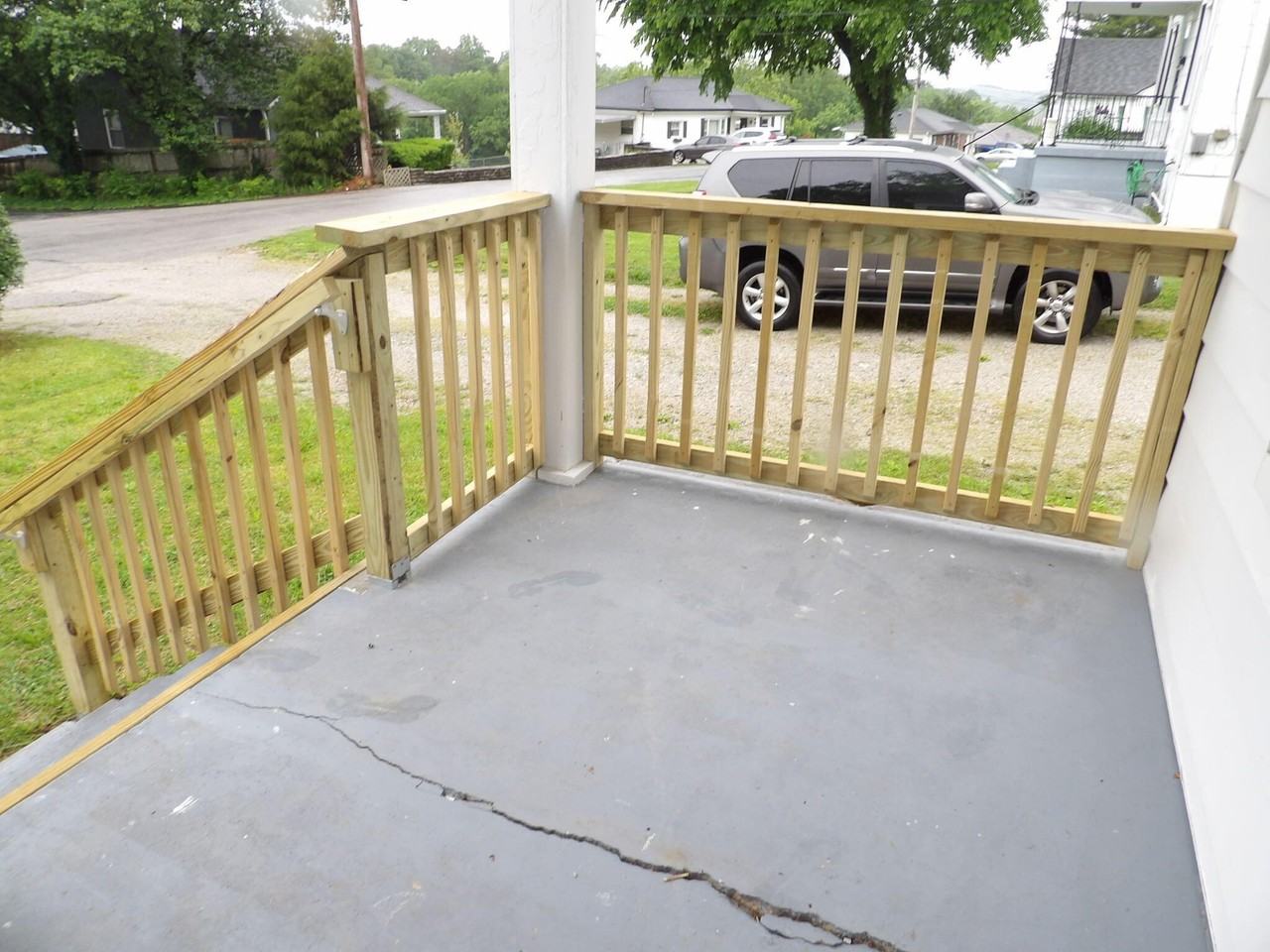 109 Allnutt Dr - Photo 4 of 50