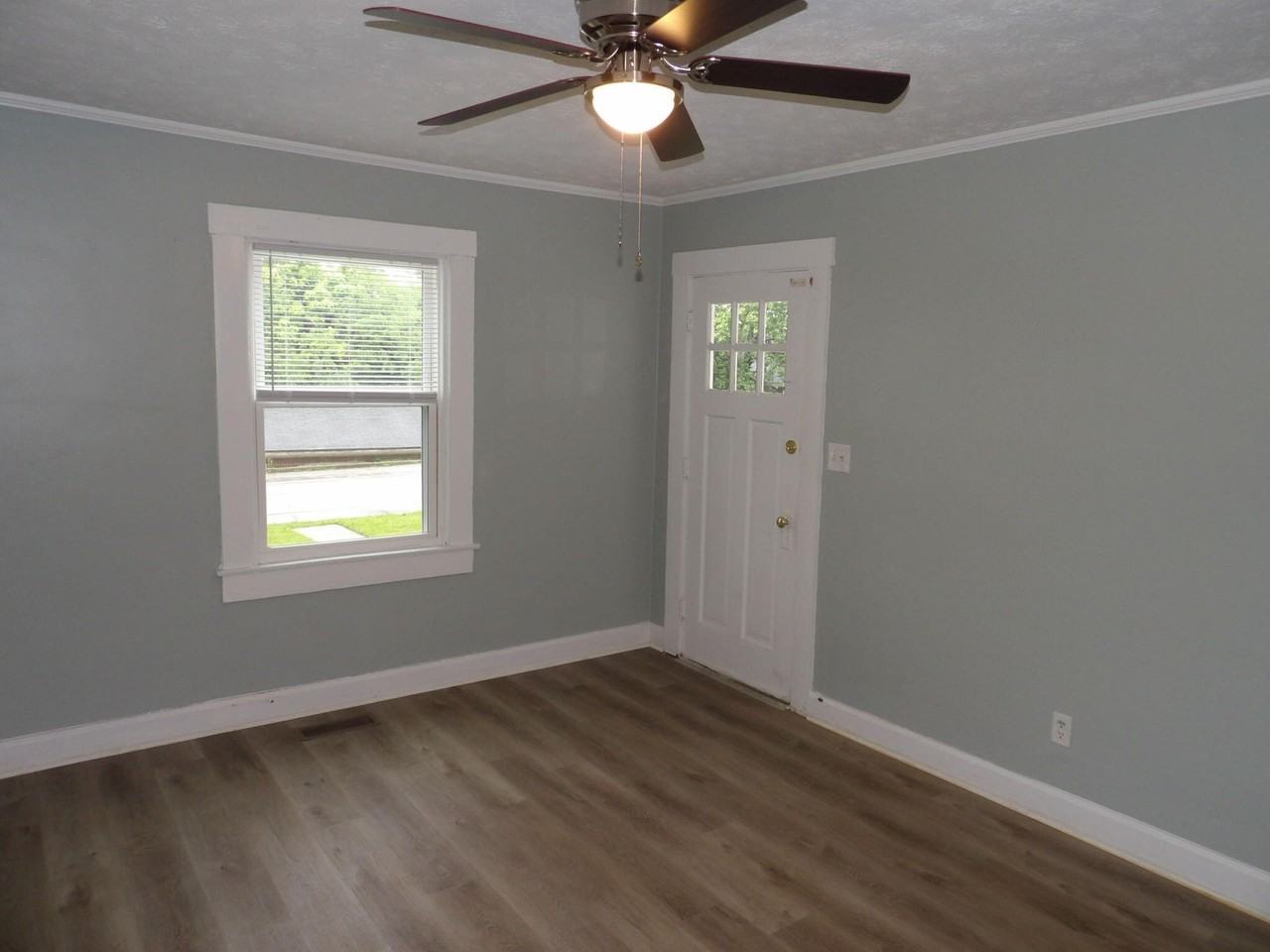 109 Allnutt Dr - Photo 6 of 50