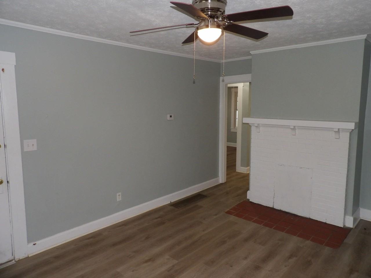 109 Allnutt Dr - Photo 7 of 50