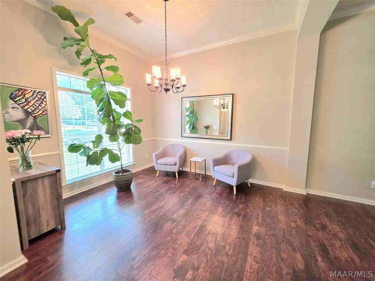 607 Forest Trl - Photo 6 of 32