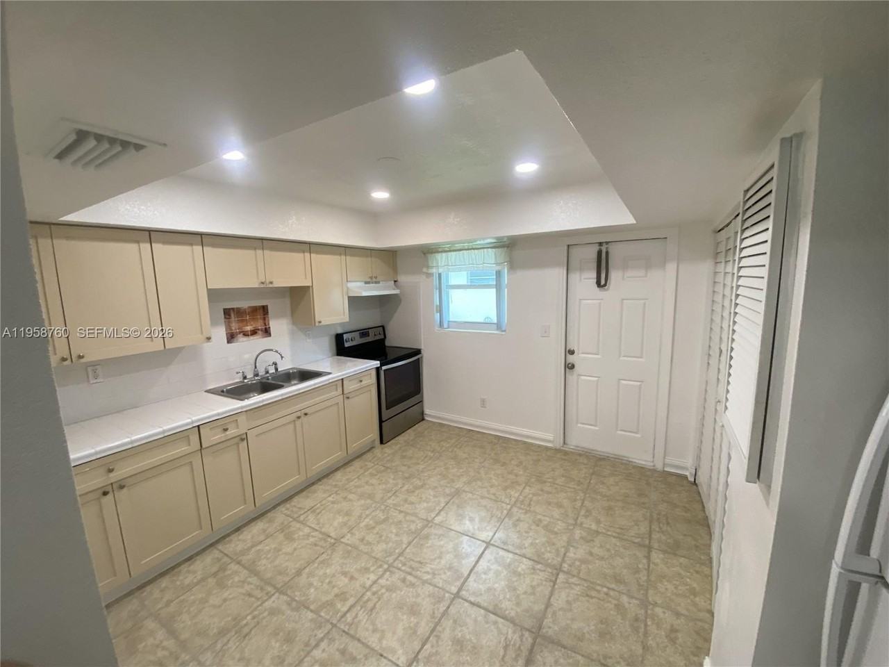 25423 Sw 107th Ct #25423 - Photo 7 of 15