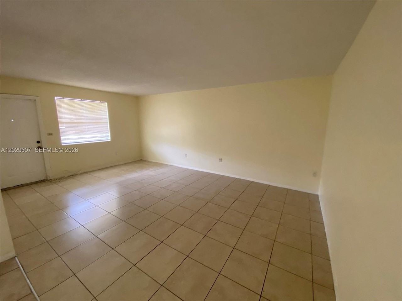 2400 Ne 188th St #2404 - Photo 2 of 11