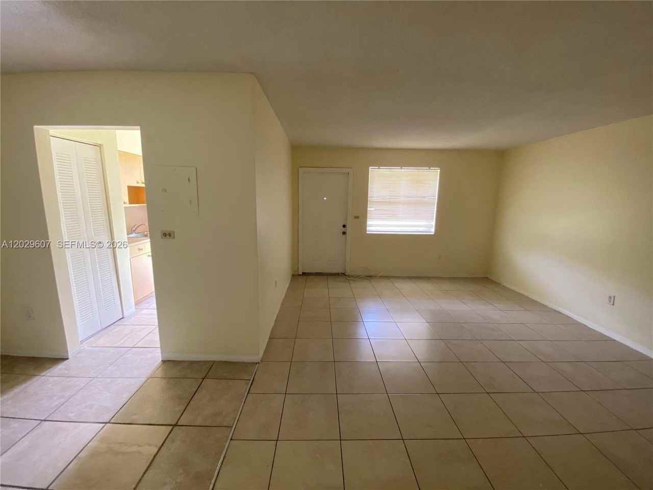 2400 Ne 188th St #2404 - Photo 3 of 11