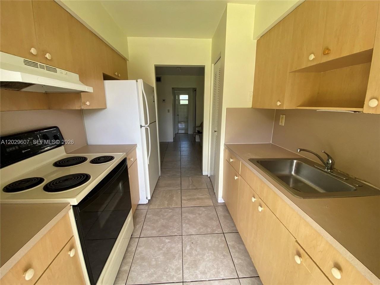 2400 Ne 188th St #2404 - Photo 6 of 11