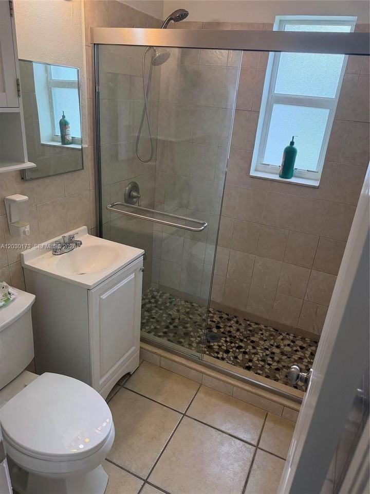 1047 Sw 76th Ave #0 - Photo 3 of 14