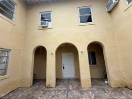 featured image of 1422 Nw 26th Ave #TOP