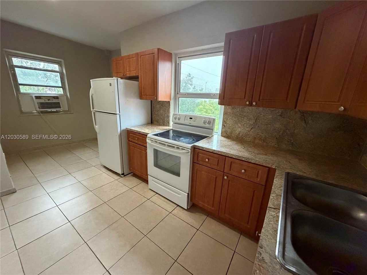 1420 Nw 26th Ave #TOP - Photo 2 of 12