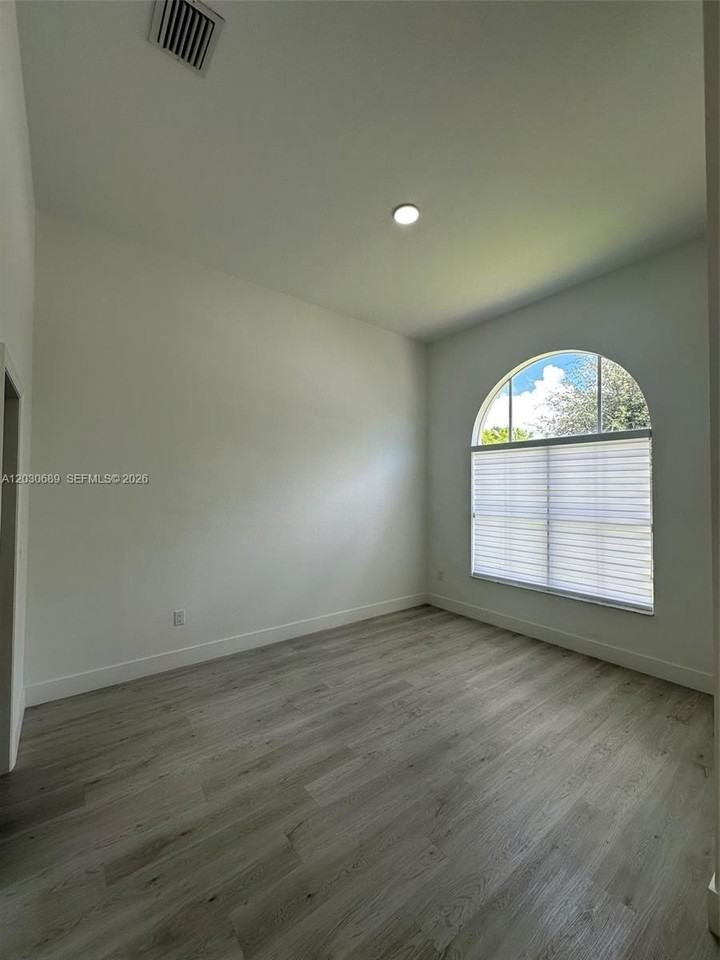 15262 Sw 115th Ter #15262 - Photo 3 of 16