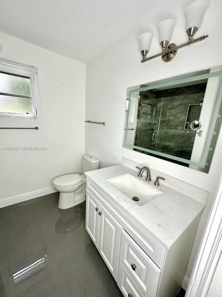 1010 Salmon Isle - Photo 6 of 16