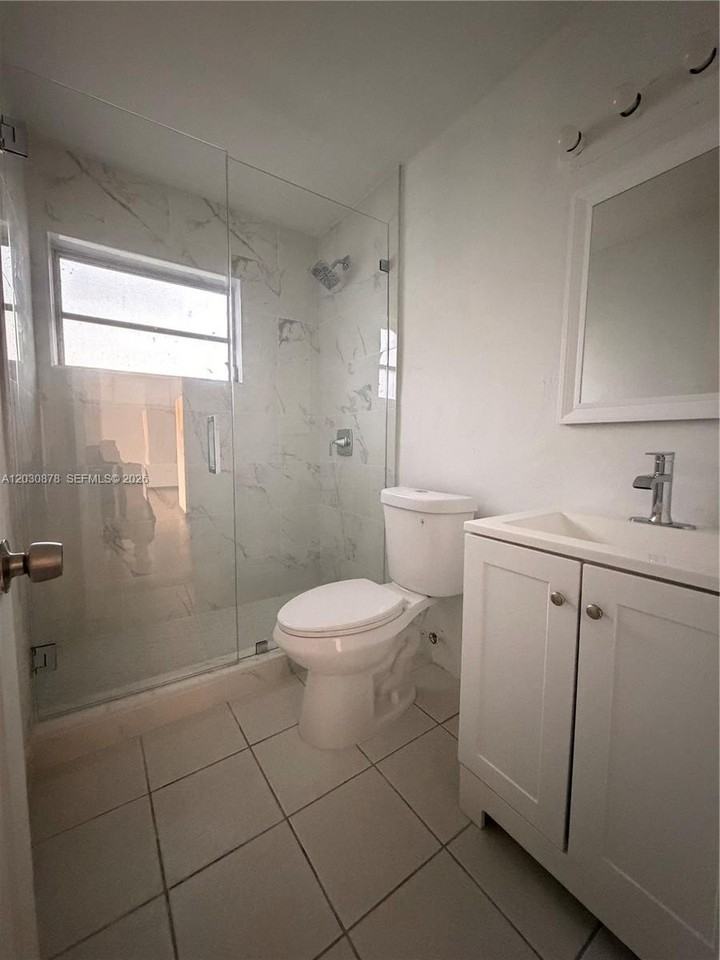7250 Sw 94th Pl #B8 - Photo 2 of 23
