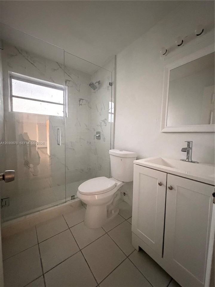 7250 Sw 94th Pl #B8 - Photo 3 of 23