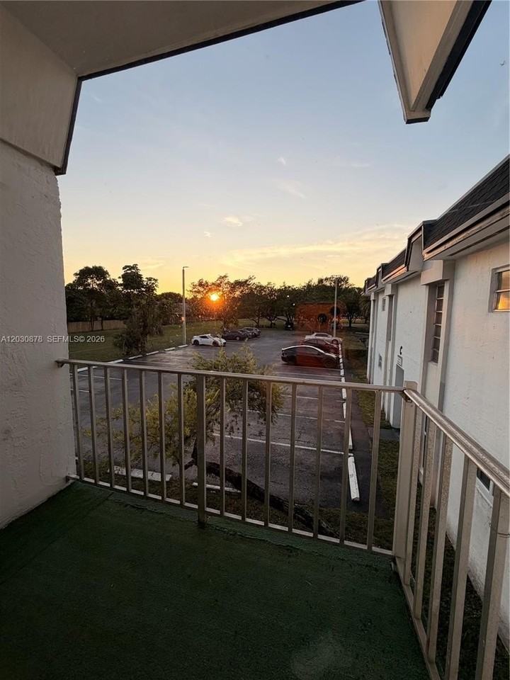 7250 Sw 94th Pl #B8 - Photo 6 of 23