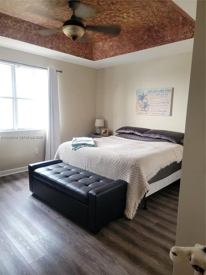 2407 Se 14th St - Photo 6 of 8