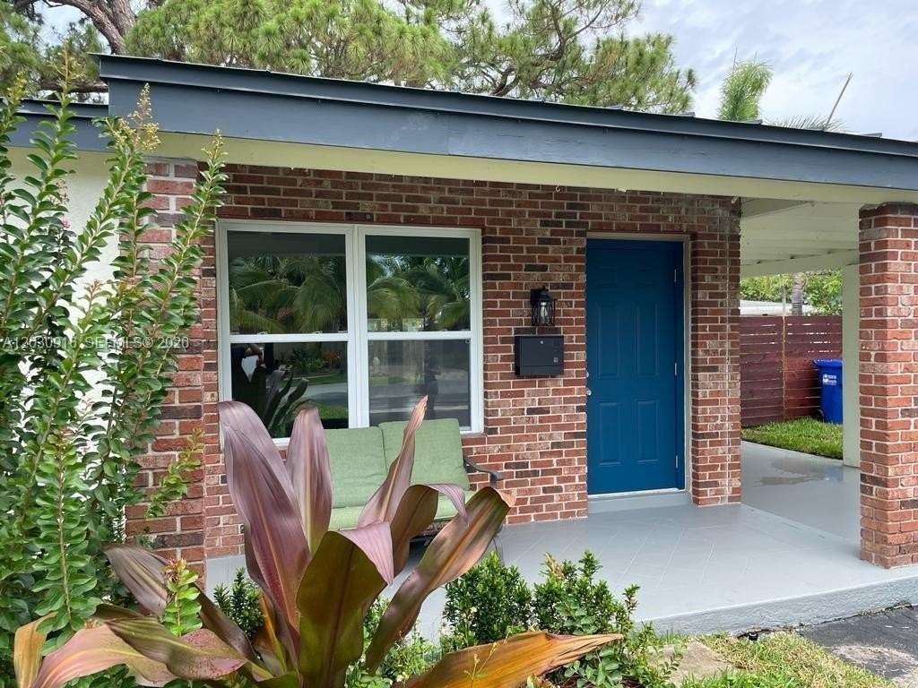 1029 Sw 1st Ave - Photo 2 of 12