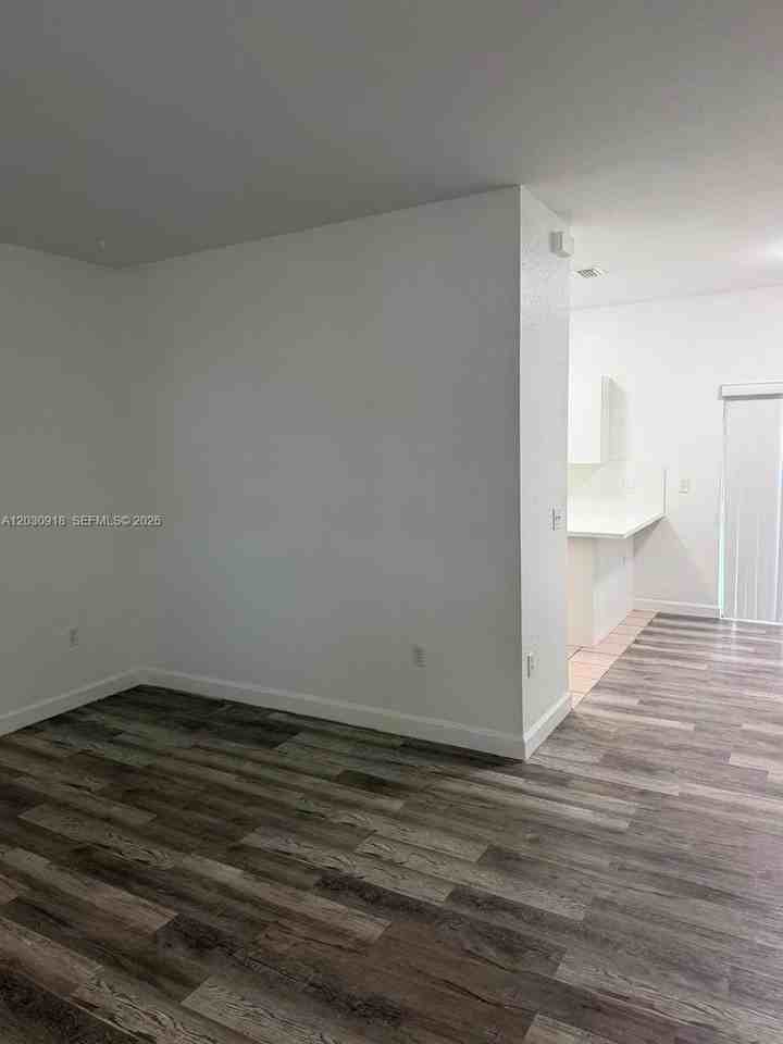 374 Ne 27th Ave #203 - Photo 2 of 24
