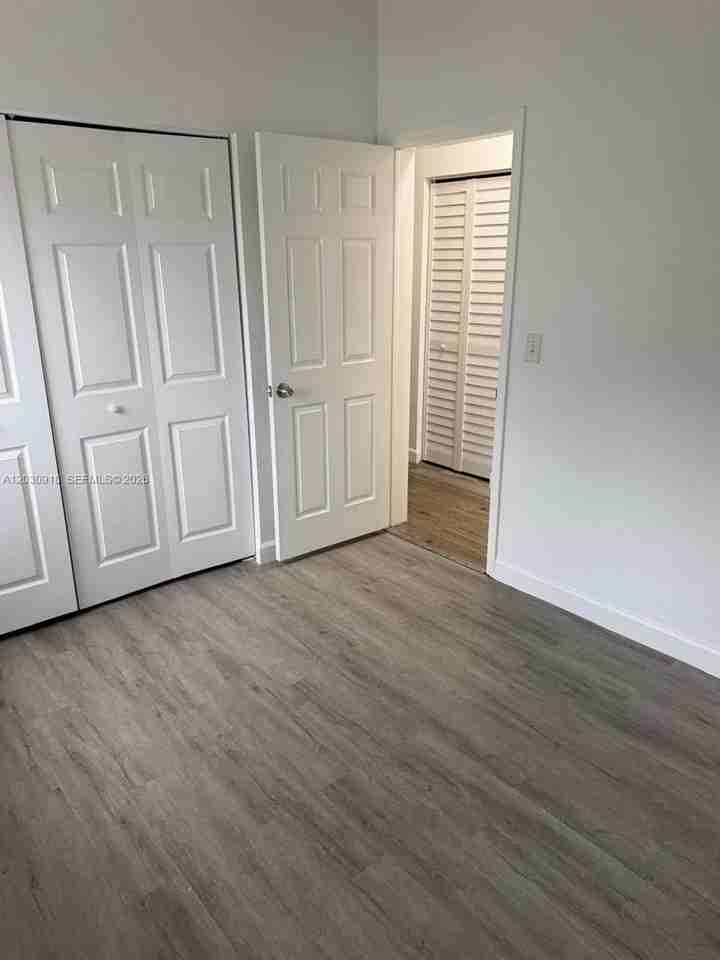 374 Ne 27th Ave #203 - Photo 7 of 24