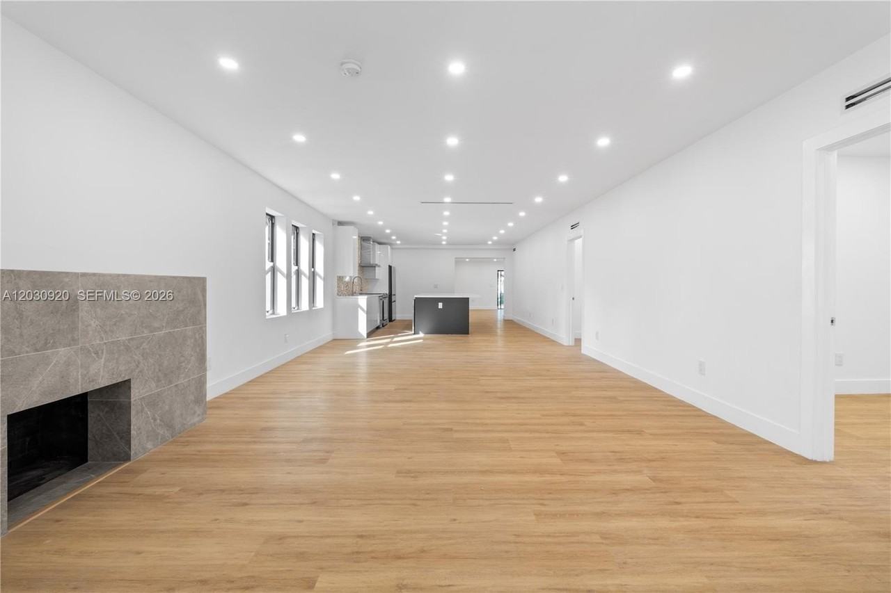 665 Ne 117th St #665 - Photo 4 of 45