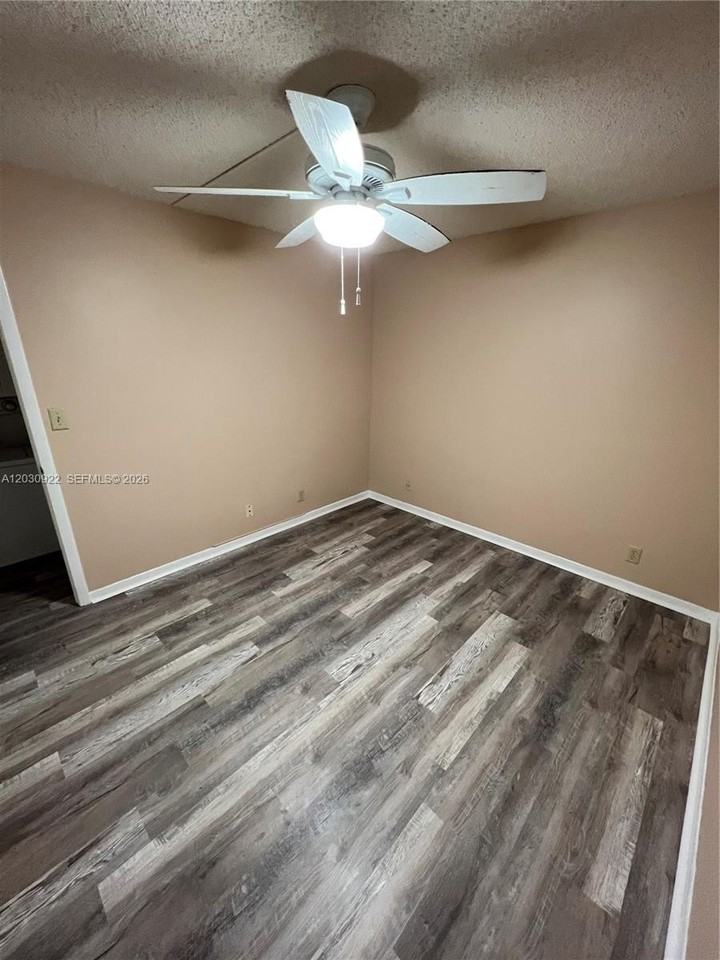 7650 W Mcnab Rd #204 - Photo 4 of 6