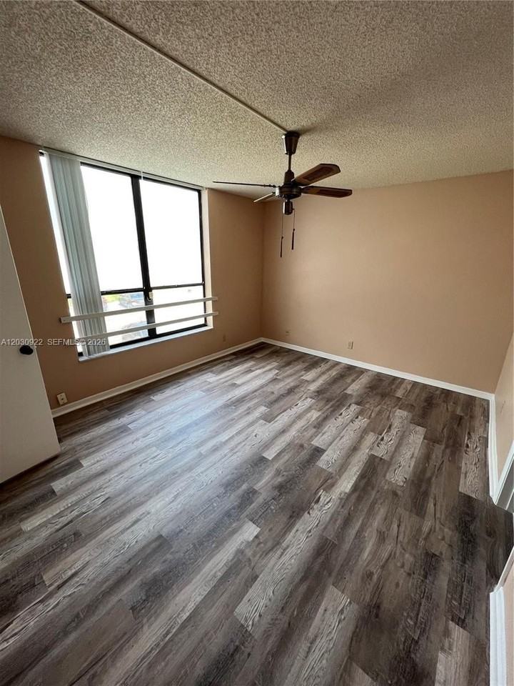 7650 W Mcnab Rd #204 - Photo 6 of 6