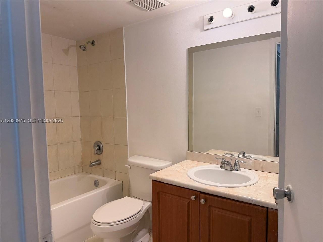 17602 Nw 25th Ave #303 - Photo 5 of 17