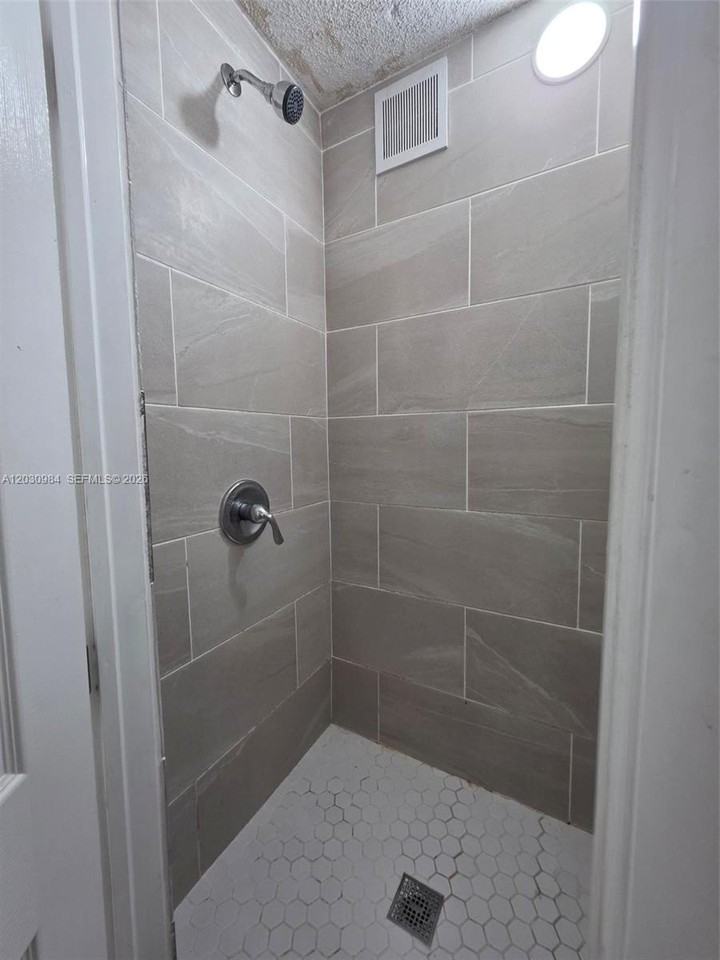 8550 Sw 109th Ave #5-228 - Photo 4 of 4