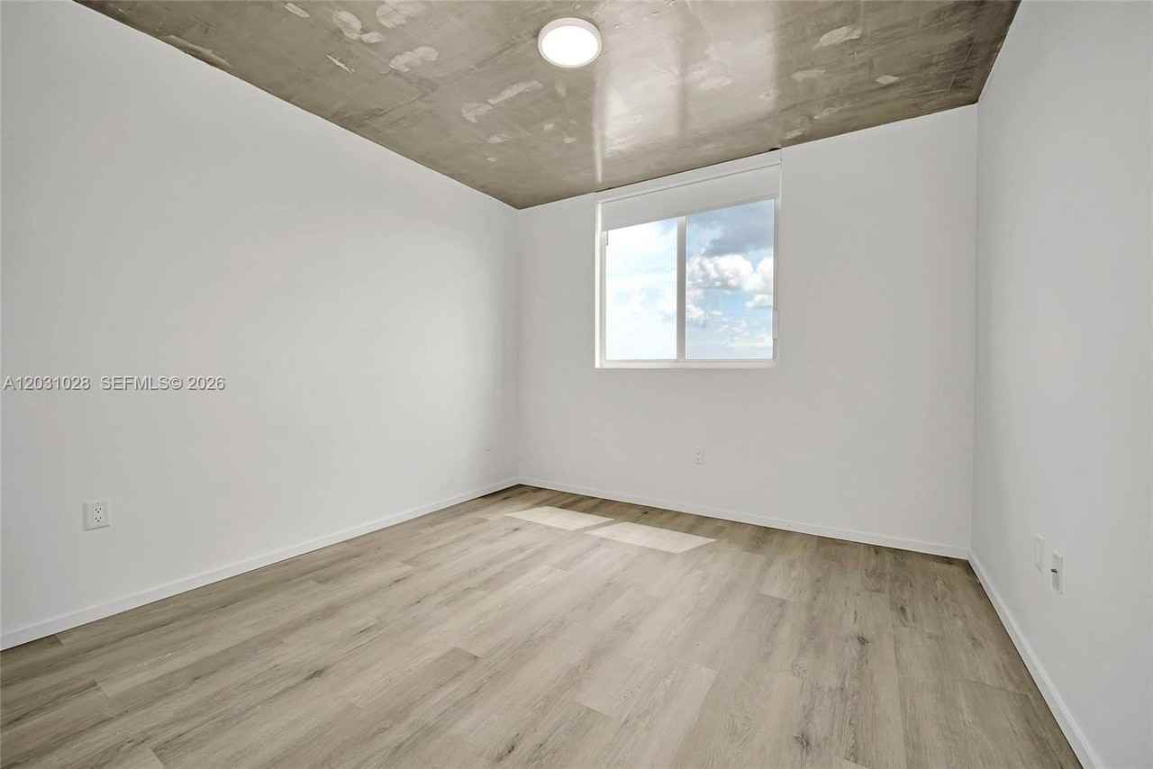 475 Ne 125th St #504 - Photo 5 of 14