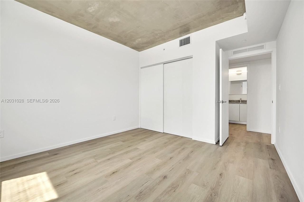 475 Ne 125th St #504 - Photo 7 of 14