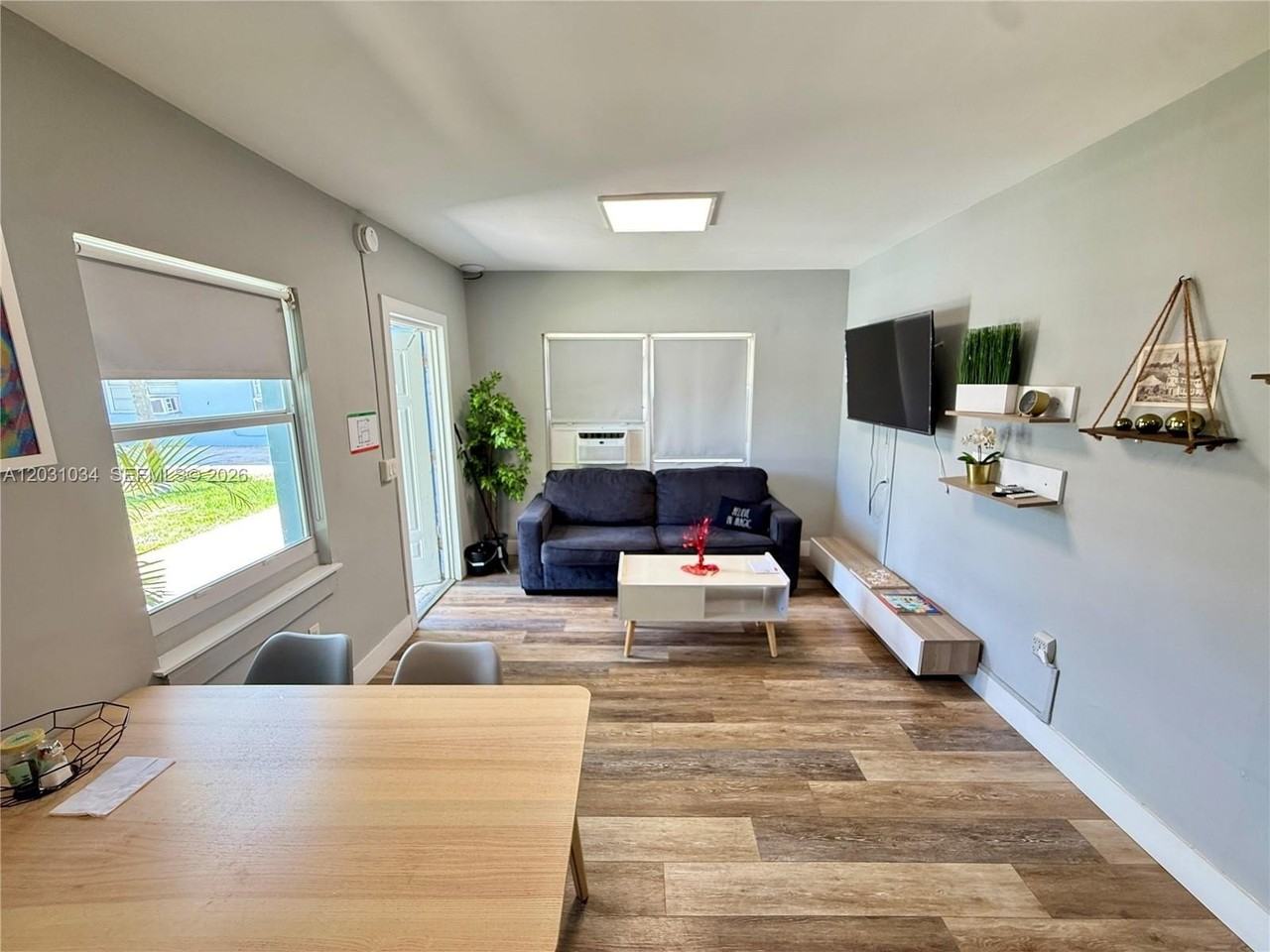 1020 N Victoria Park Rd #23 - Photo 3 of 11