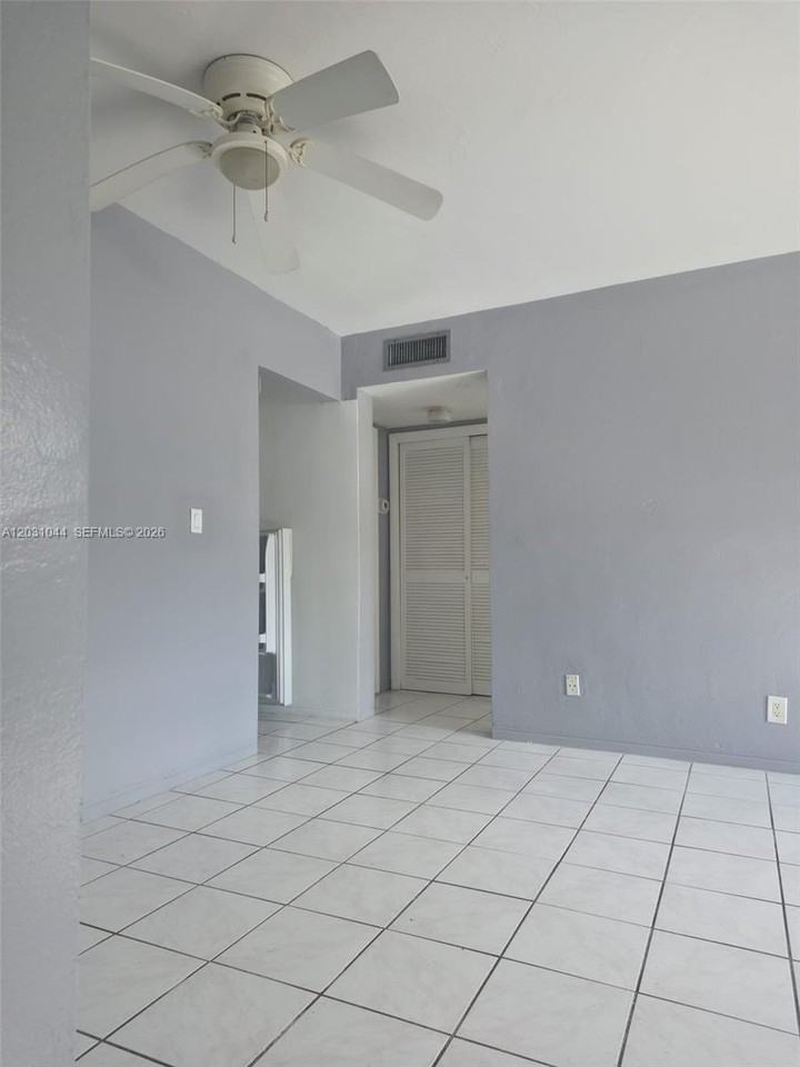 1610 Liberty St #1 - Photo 4 of 20