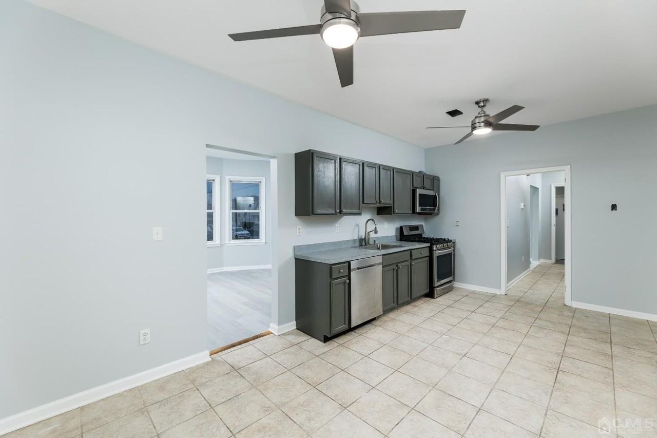 80 Heald St - Photo 7 of 16