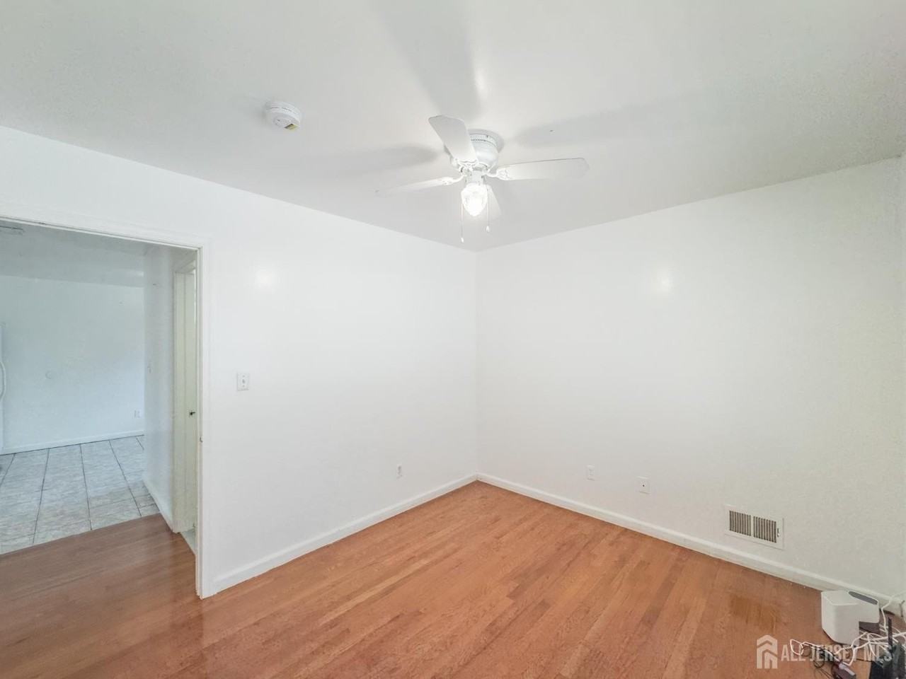 105-R Lowell St - Photo 7 of 18