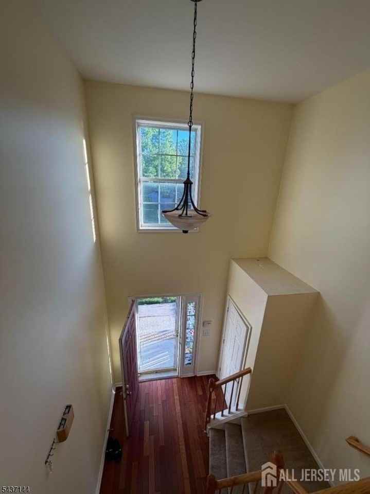 37 Mindy Dr - Photo 4 of 34