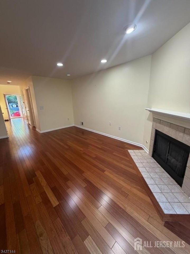 37 Mindy Dr - Photo 5 of 34