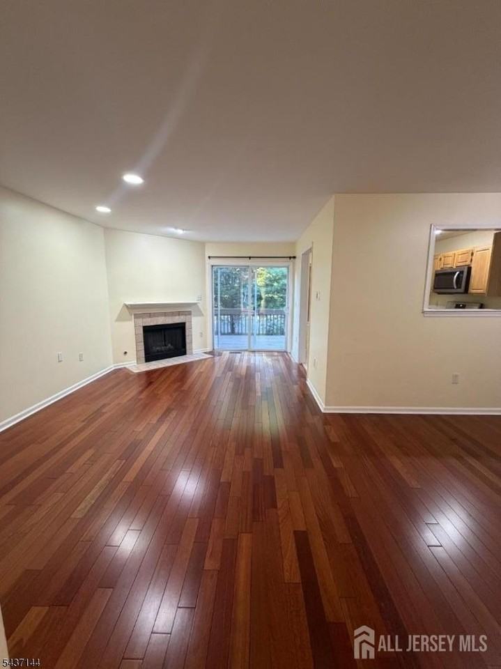 37 Mindy Dr - Photo 6 of 34