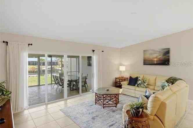 2521 W Marion Ave #311 - Photo 7 of 29