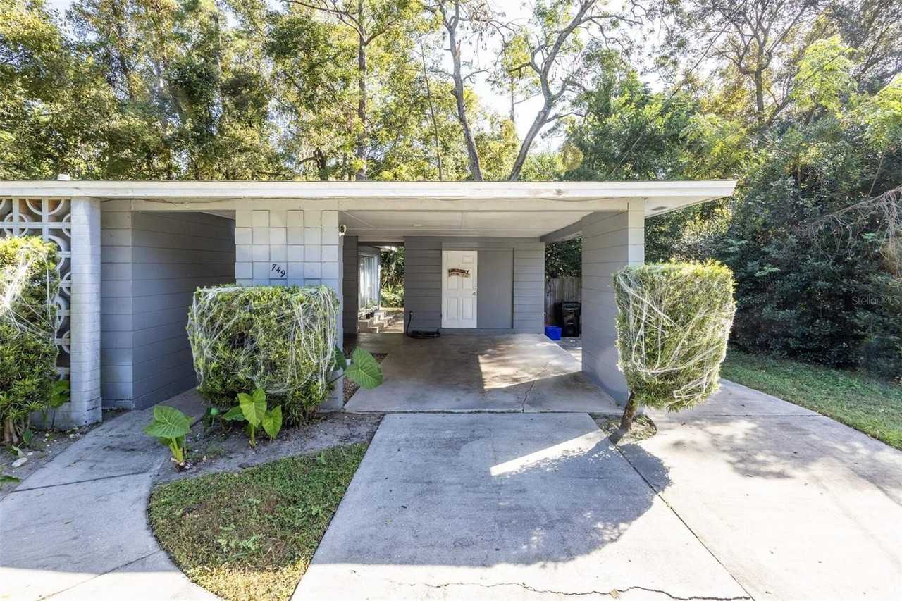 749 Nw 34th St - Photo 3 of 40