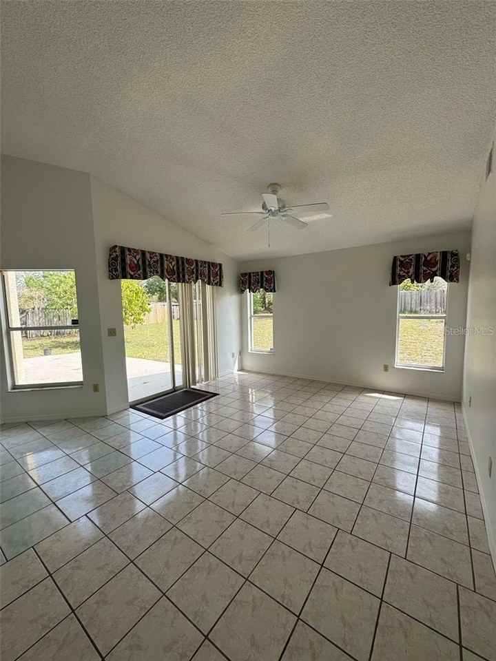6724 Callie Rd - Photo 4 of 29