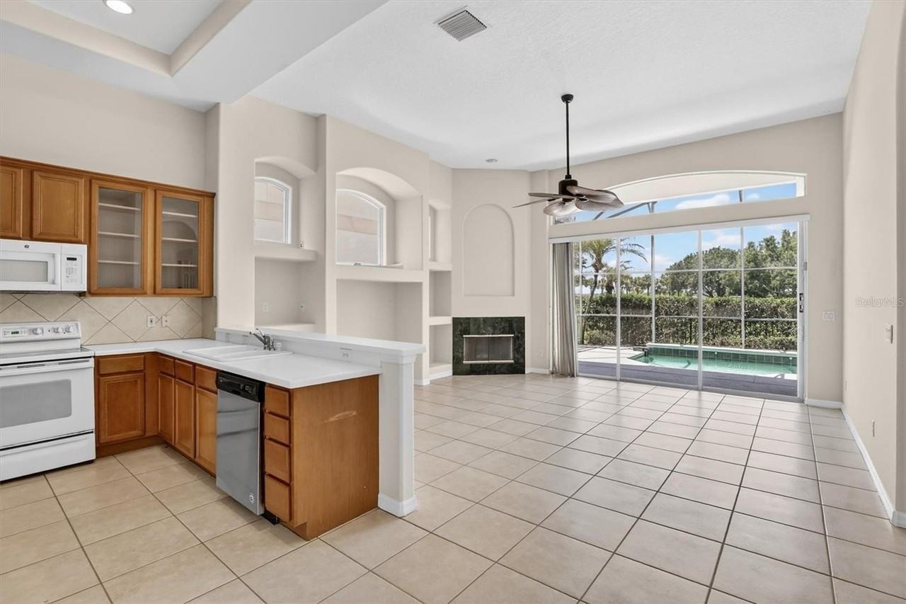 8506 Saint Marino Blvd - Photo 6 of 50