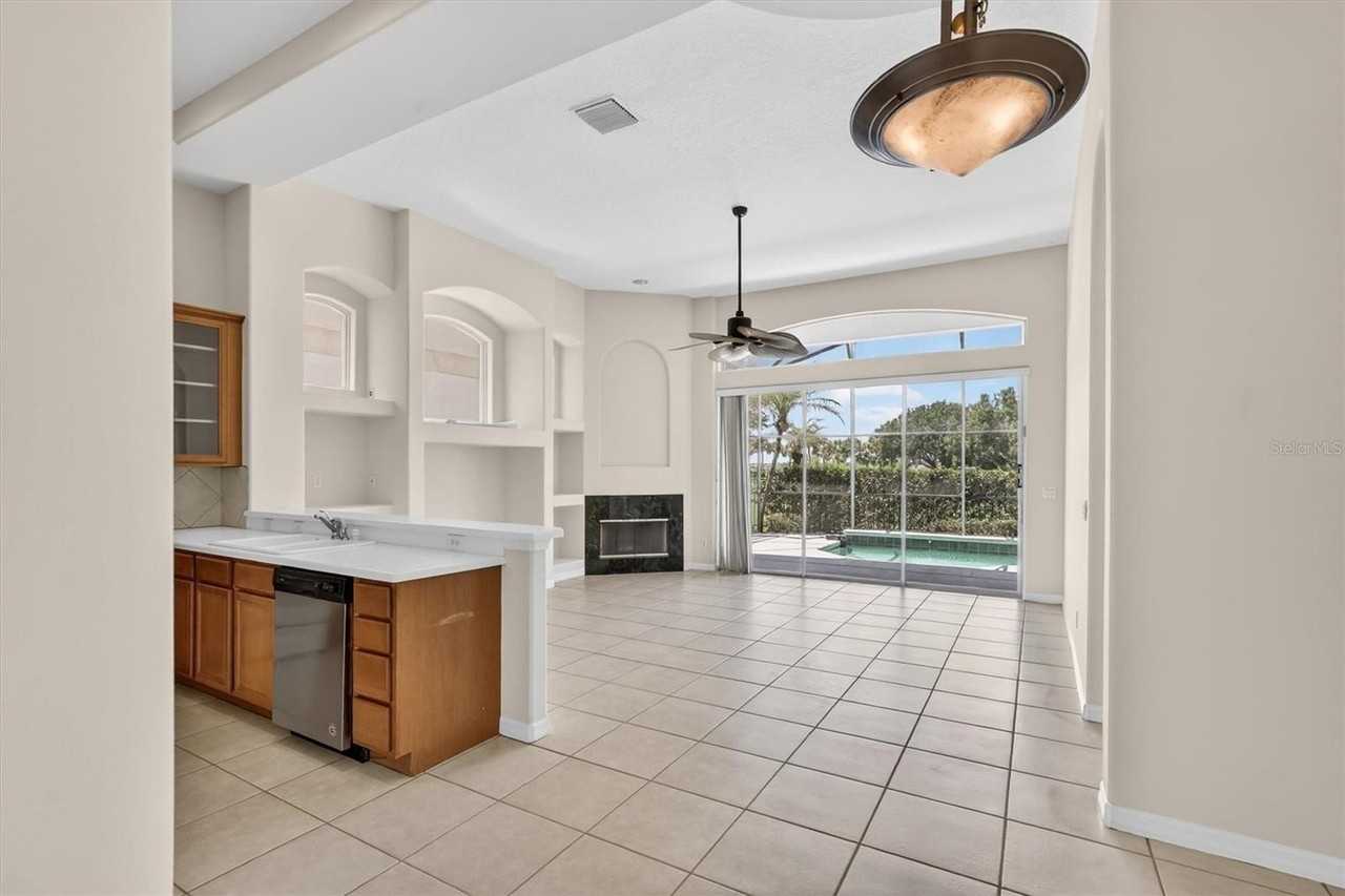 8506 Saint Marino Blvd - Photo 7 of 50