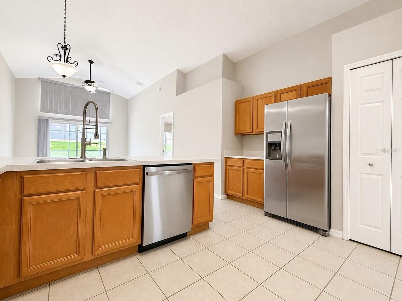 139 Hypolita Ave - Photo 7 of 45