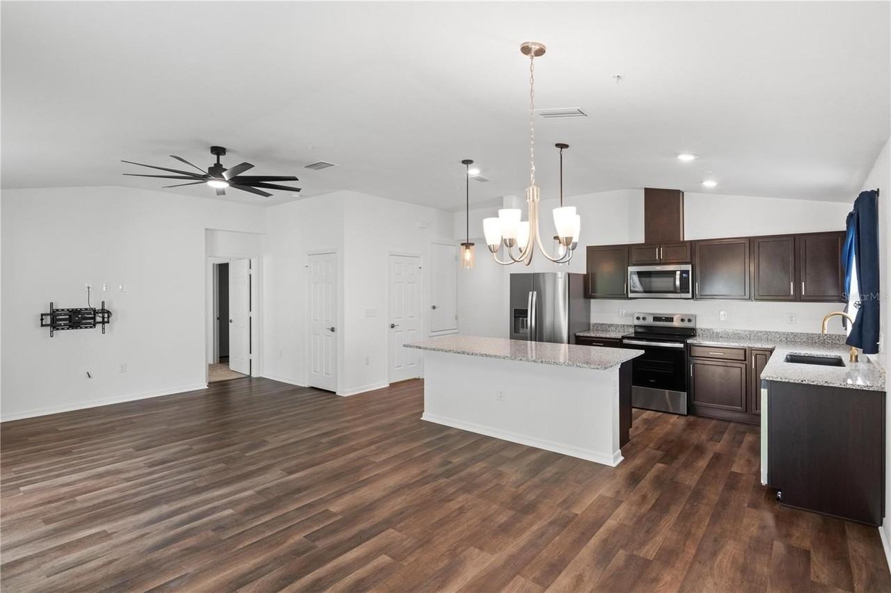 8258 Cortese Dr - Photo 3 of 38