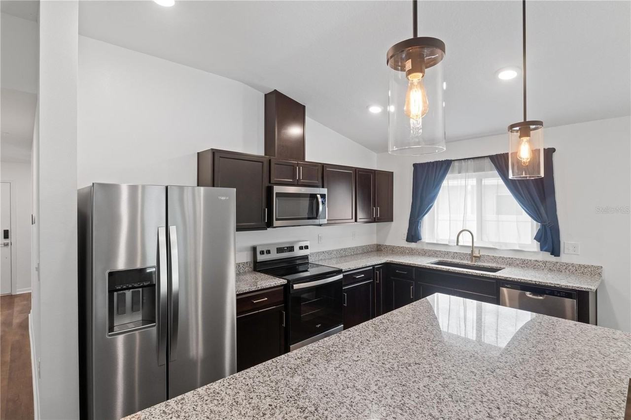 8258 Cortese Dr - Photo 5 of 38