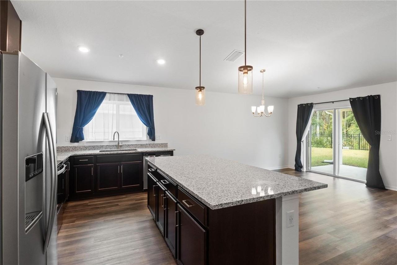 8258 Cortese Dr - Photo 6 of 38