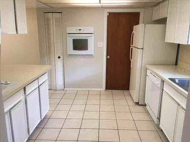 2730 Prince John Rd - Photo 3 of 15