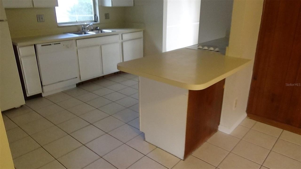 2730 Prince John Rd - Photo 4 of 15