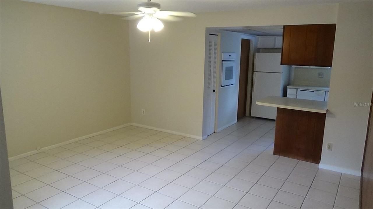 2730 Prince John Rd - Photo 5 of 15