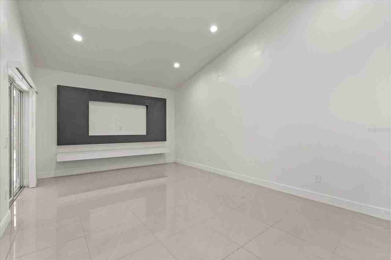 6135 Crystal View Dr - Photo 5 of 34