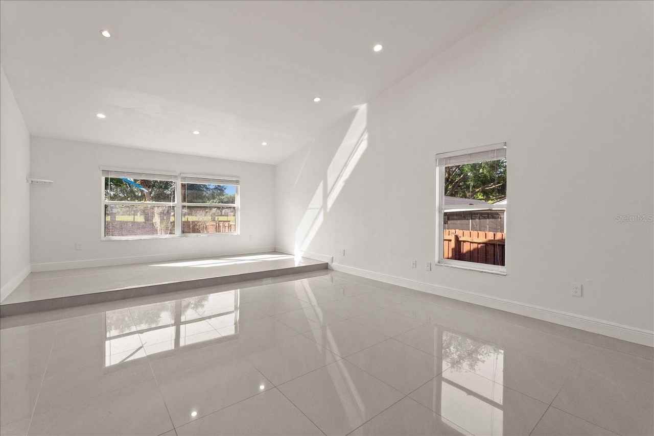 6135 Crystal View Dr - Photo 6 of 34
